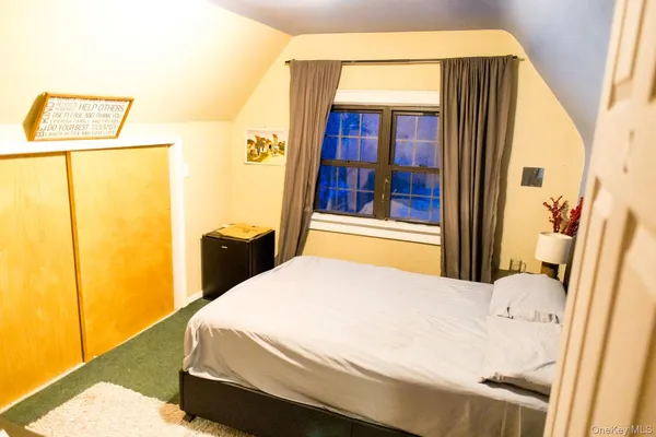 $1,280,000 | 55-08 32nd Avenue | North Woodside