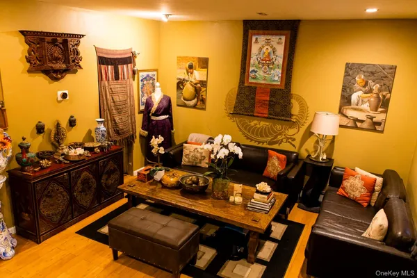 $1,280,000 | 55-08 32nd Avenue | North Woodside