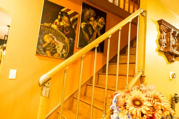 $1,280,000 | 55-08 32nd Avenue | North Woodside