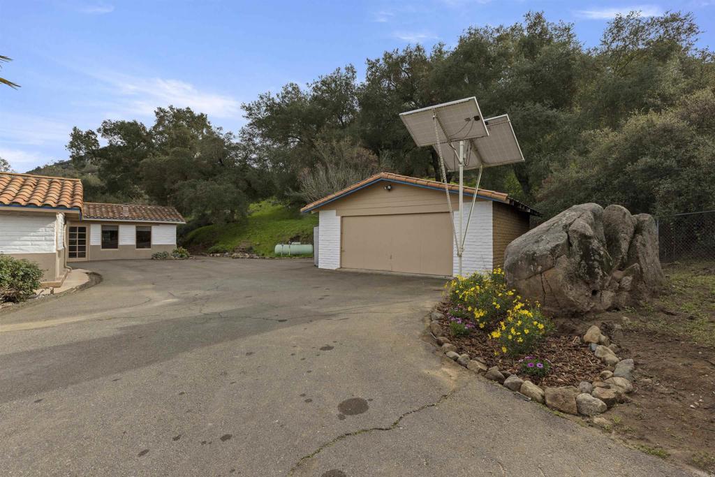 14215 Woods Valley Road Valley Center, CA 92082 - Photo 4 of 30