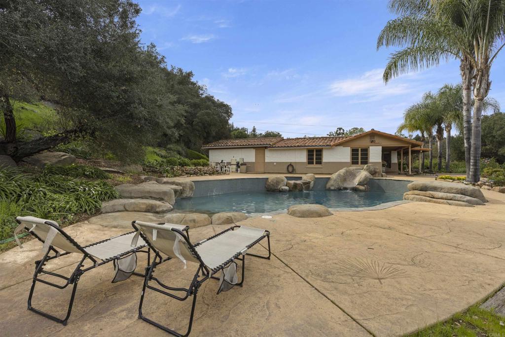 14215 Woods Valley Road Valley Center, CA 92082 - Photo 7 of 30