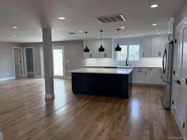 $1,249,000 | 25 Furrow Lane, Levittown, NY 11756