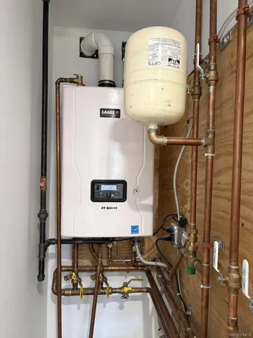 $1,249,000 | 25 Furrow Lane, Levittown, NY 11756