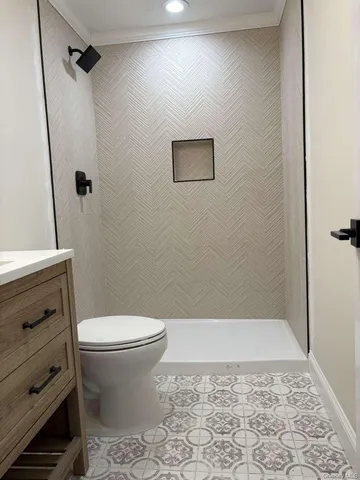 $1,249,000 | 25 Furrow Lane, Levittown, NY 11756