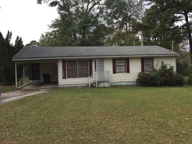 4501 Bishop Road Macon, GA 31206 - Photo 1 of 1 front view of a house with a garden