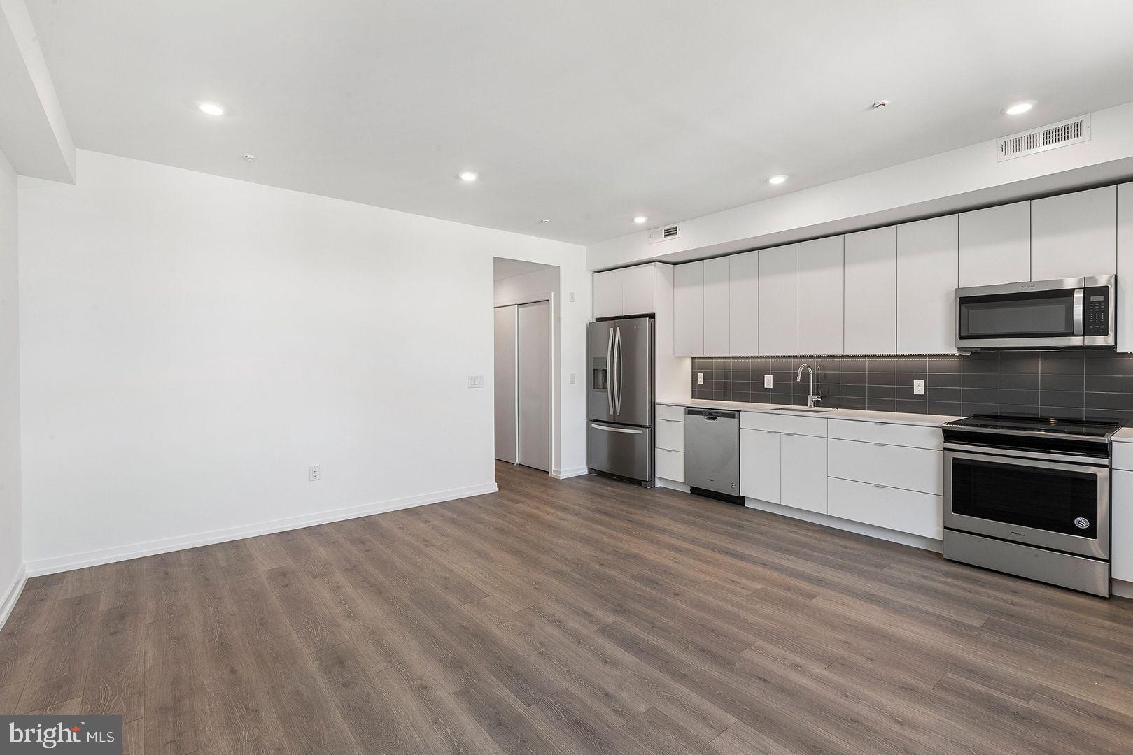 1229 North Front Street, Unit 2B Philadelphia, PA 19122 - Photo 2 of 6