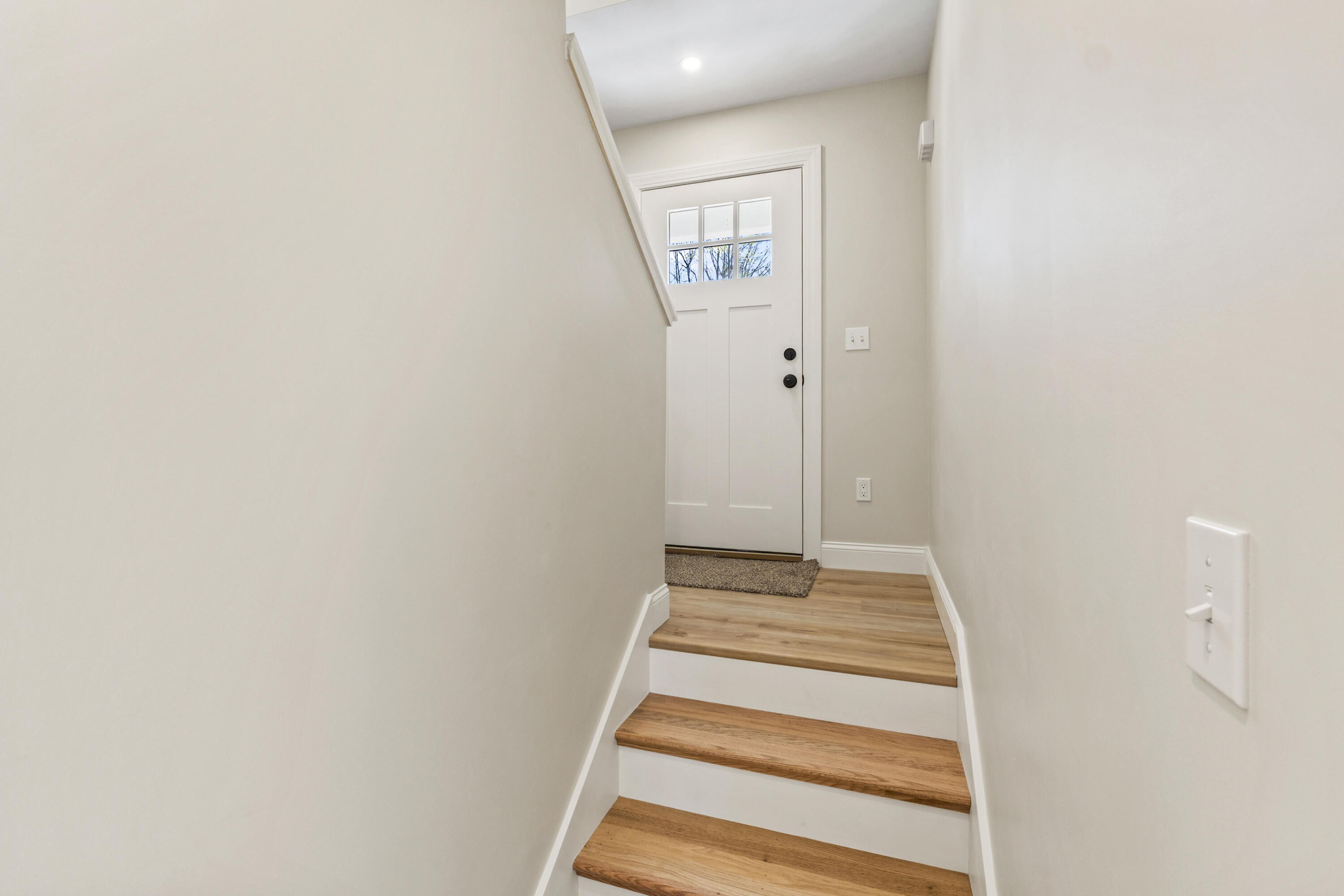 18 Haven Road Windham, ME 04062 - Photo 33 of 44 Stairway