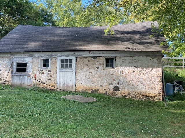 612 Plum Tree Road Barrington Hills, IL 60010 - Photo 2 of 2 a front view of house with yard