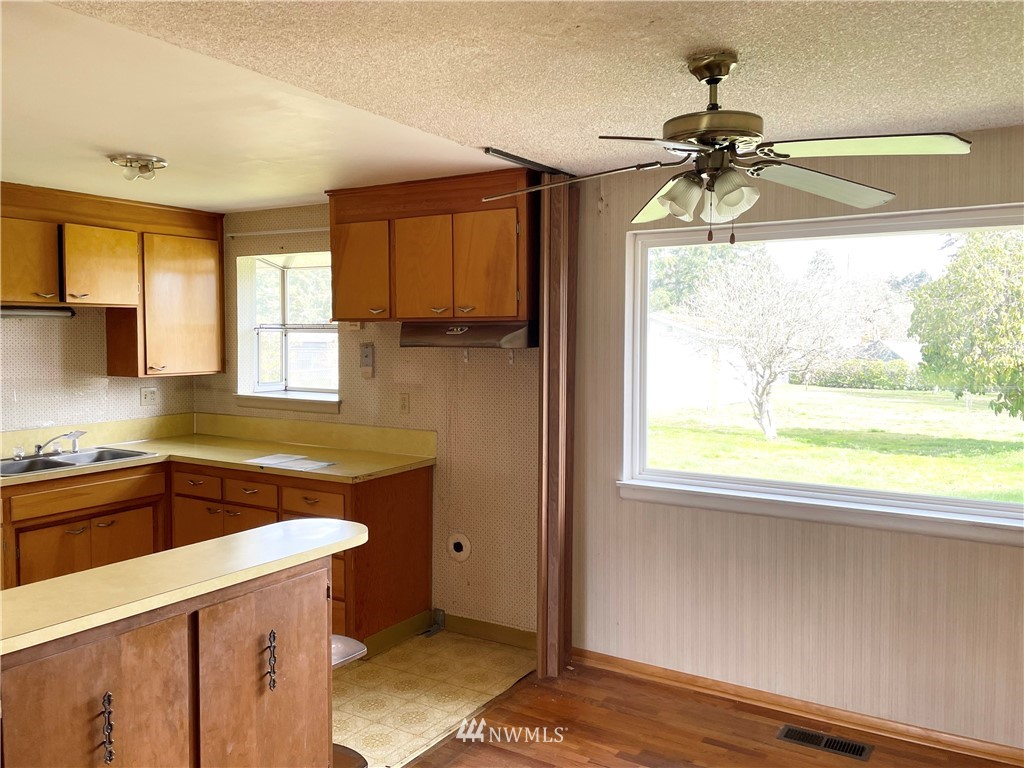 11705 Military Road Southwest Lakewood, WA 98498 - Photo 8 of 30 Gallery Image 8