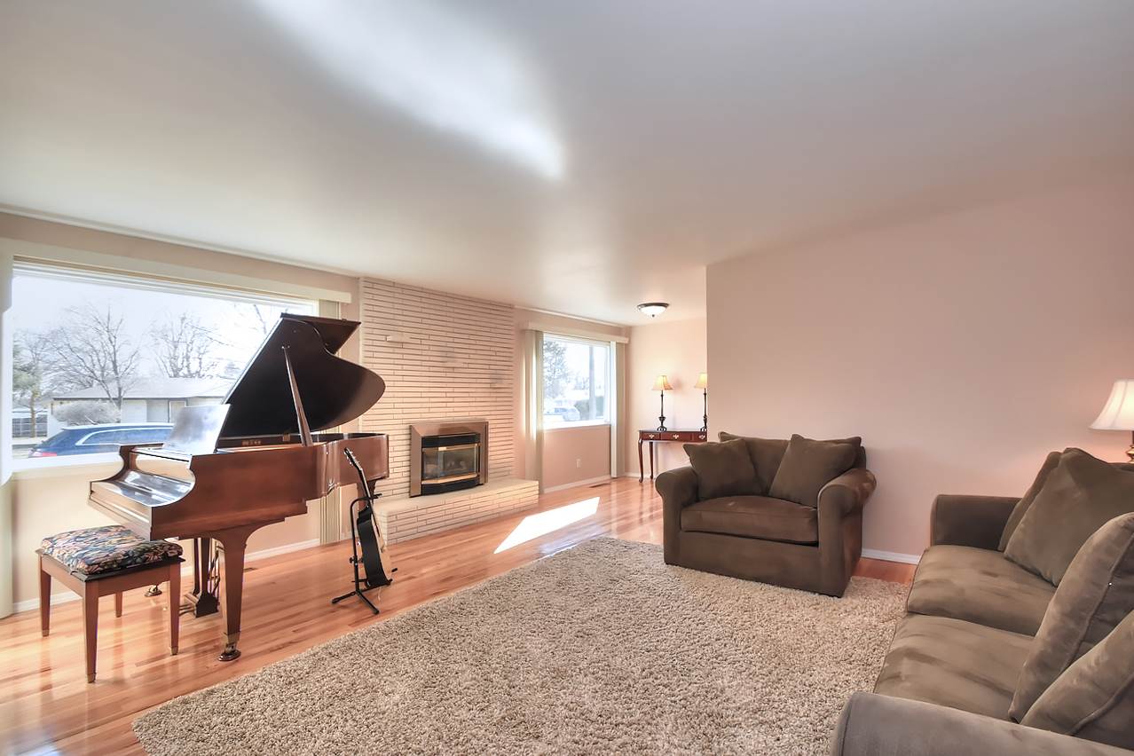 623 North Dartmouth Road Spokane Valley, WA 99206 - Photo 2 of 20