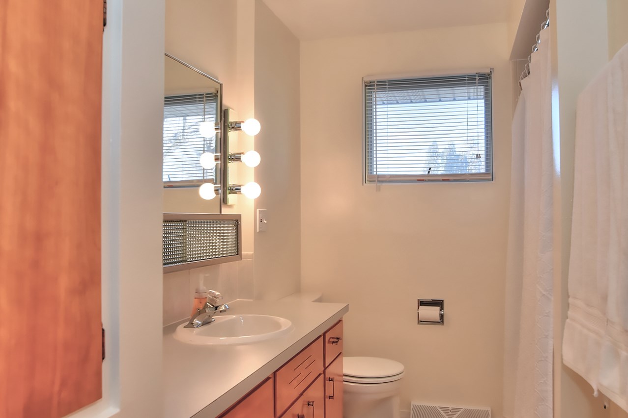 623 North Dartmouth Road Spokane Valley, WA 99206 - Photo 11 of 20