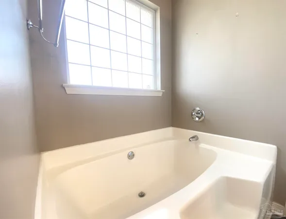 $2,100 | 6425 Sarasota Street, Pensacola, FL 32526