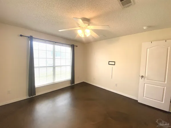 $2,100 | 6425 Sarasota Street, Pensacola, FL 32526