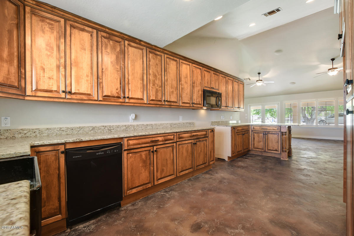 22616 South Recker Road Gilbert, AZ 85298 - Photo 14 of 33 22616-South-Recker-Road-23