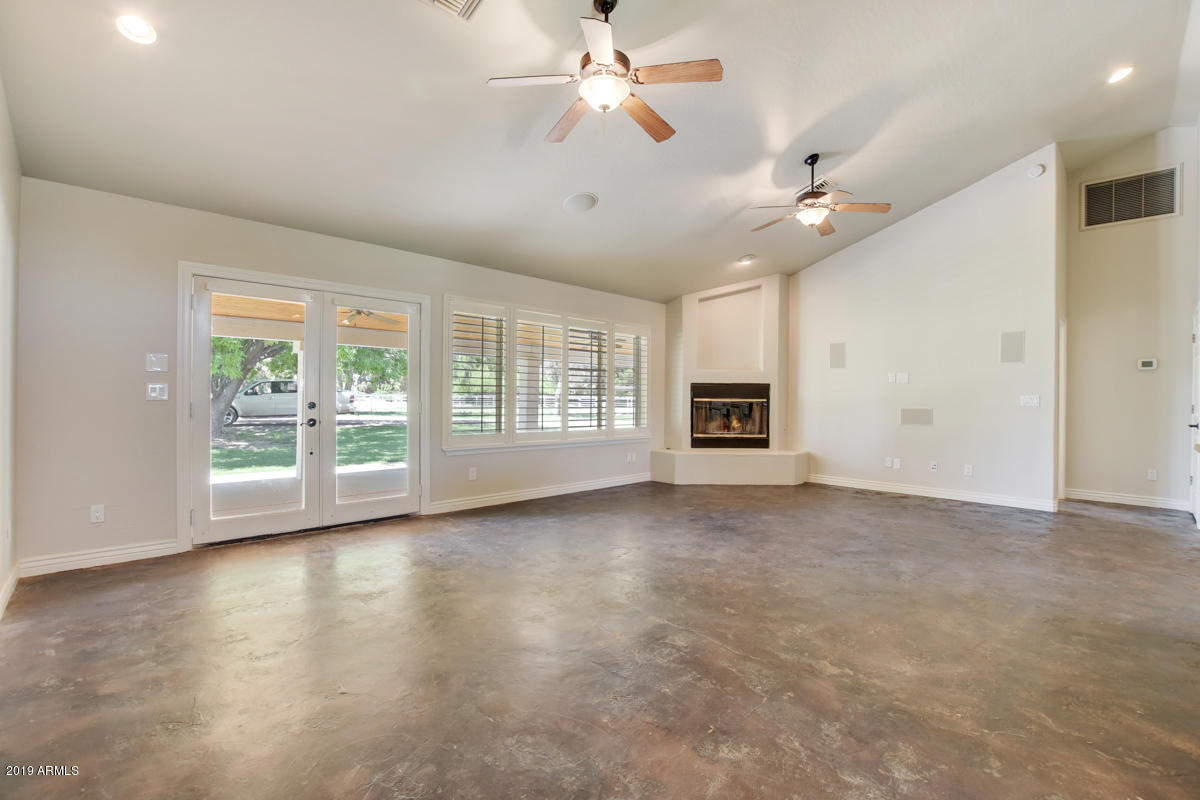 22616 South Recker Road Gilbert, AZ 85298 - Photo 7 of 33 22616-South-Recker-Road-16