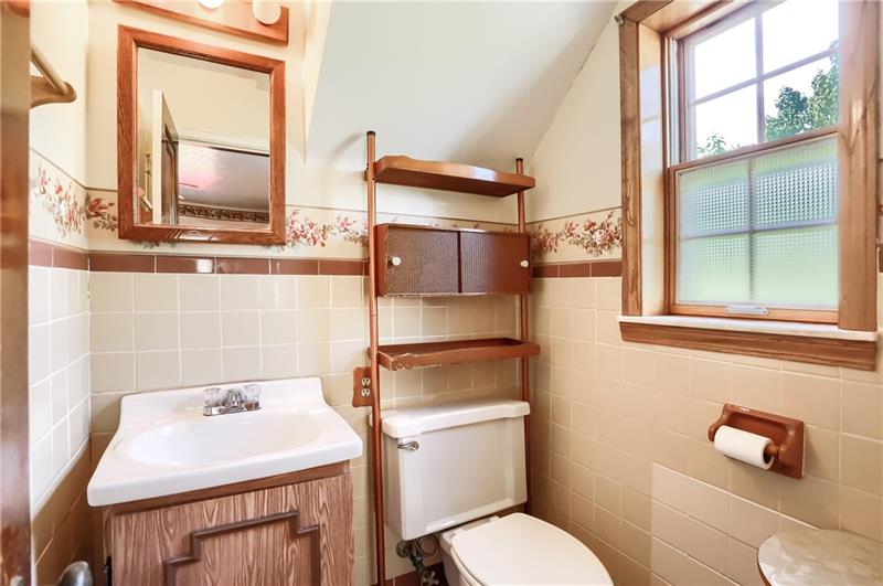 4104 Mt Troy Road Pittsburgh, PA 15214 - Photo 19 of 25 Gallery Image 19