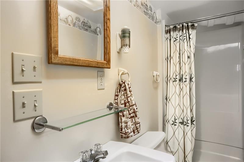 4104 Mt Troy Road Pittsburgh, PA 15214 - Photo 24 of 25 Gallery Image 24