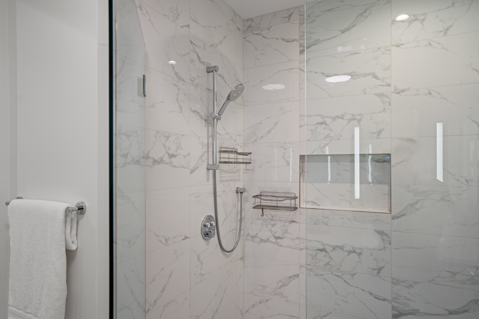 313 South Racine Avenue, Unit 4B Chicago, IL 60607 - Photo 22 of 33 a bathroom with a shower