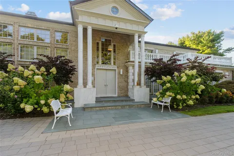 $5,295,000 | 5 Farmwoods Lane, Glen Head, NY 11545