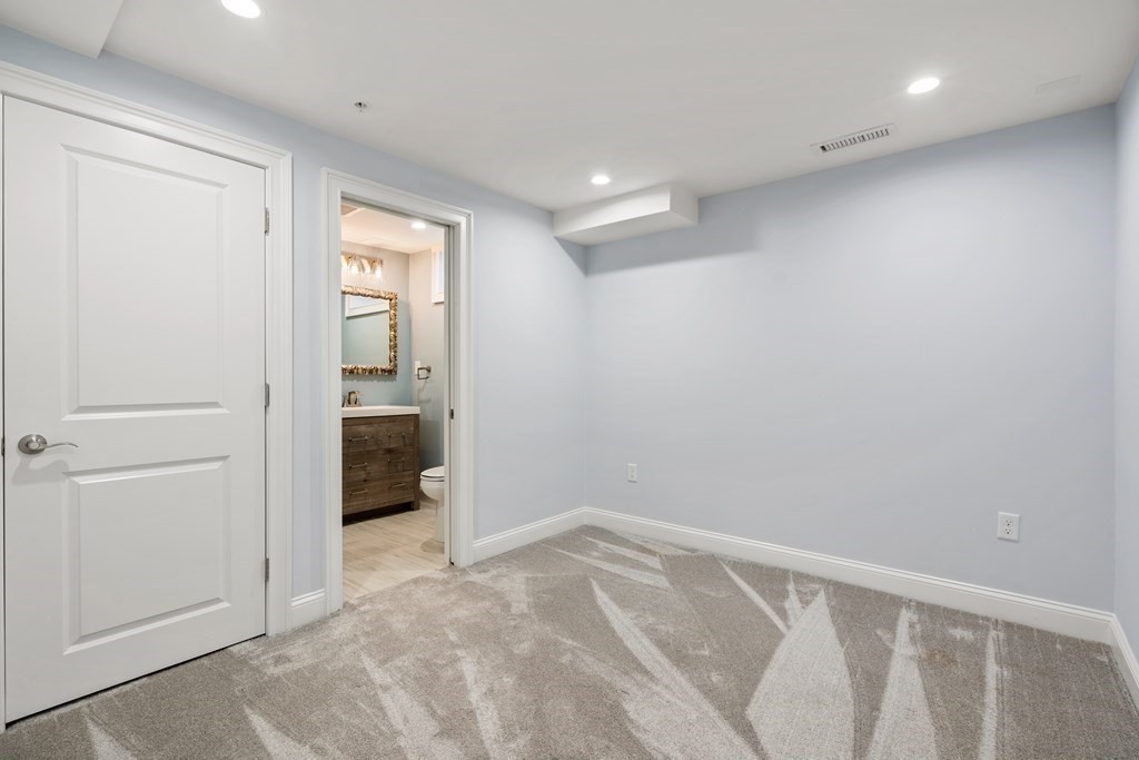 96 Crescent Street, Unit 96 Newton, MA 02466 - Photo 29 of 36