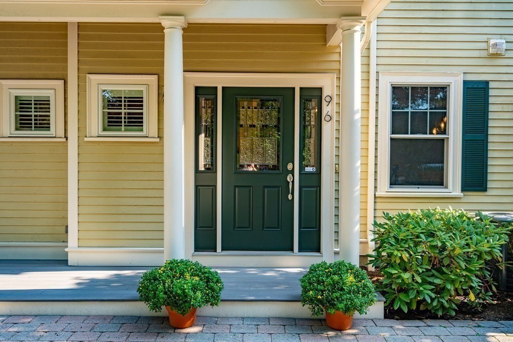 96 Crescent Street, Unit 96 Newton, MA 02466 - Photo 34 of 36 front view of a house