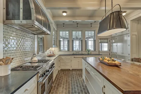 $3,900,000 | 100 Bentwater Bay Drive, Montgomery, TX 77356