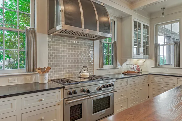 $3,900,000 | 100 Bentwater Bay Drive, Montgomery, TX 77356