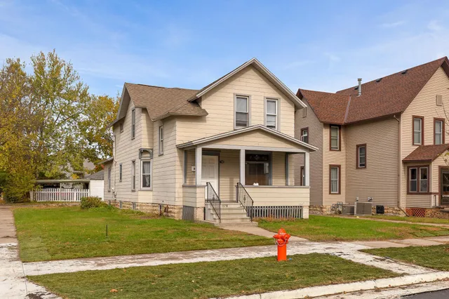 $209,900 | 1178 West Broadway Street, Winona, MN 55987