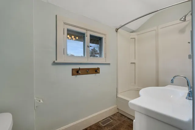 $209,900 | 1178 West Broadway Street, Winona, MN 55987