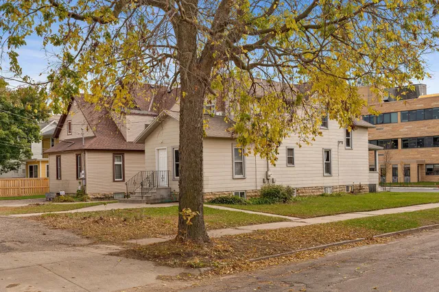 $209,900 | 1178 West Broadway Street, Winona, MN 55987