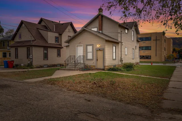 $209,900 | 1178 West Broadway Street, Winona, MN 55987