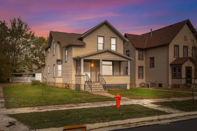 $209,900 | 1178 West Broadway Street, Winona, MN 55987