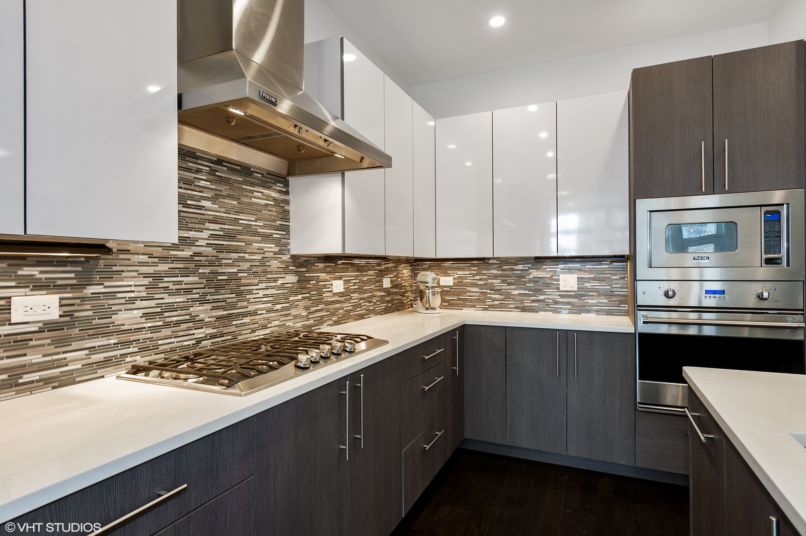 1522 West Huron Street, Unit 2W Chicago, IL 60642 - Photo 9 of 17
