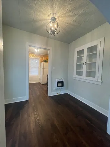 $1,200 | 506 West 11th Street, Taylor, TX 76574