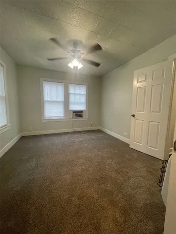 $1,200 | 506 West 11th Street, Taylor, TX 76574