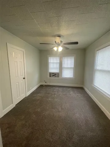 $1,200 | 506 West 11th Street, Taylor, TX 76574