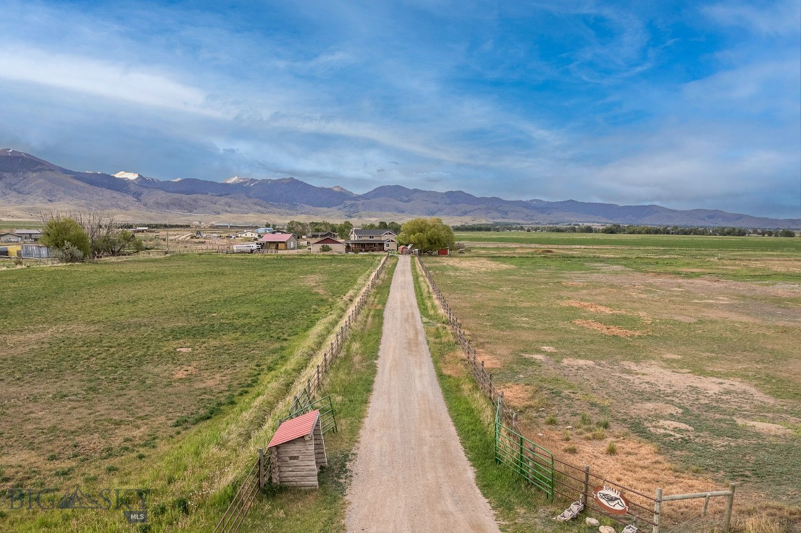 868 Middle Road Twin Bridges, MT 59754 - Photo 2 of 48 driveway