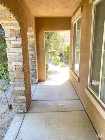 a view of entrance with wooden floor