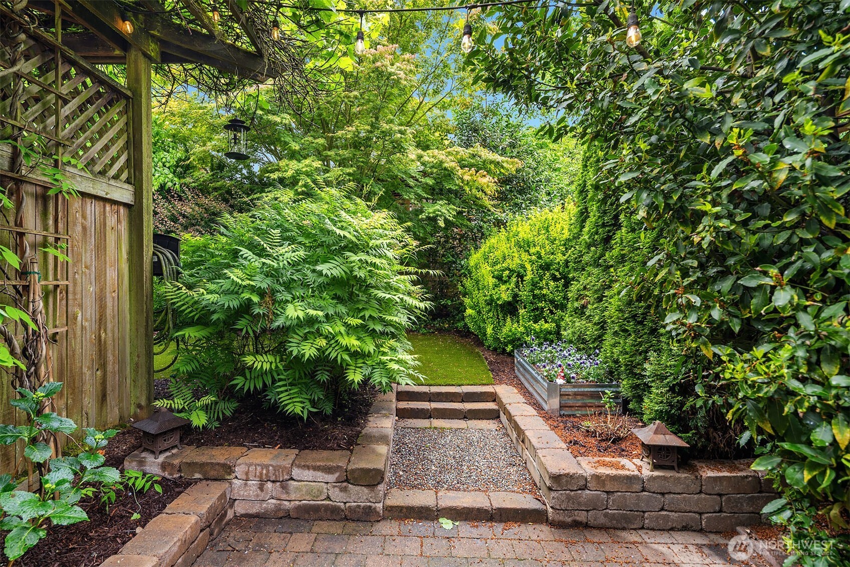 519 27th Avenue Seattle, WA 98122 - Photo 34 of 38 a view of a pathway of a yard
