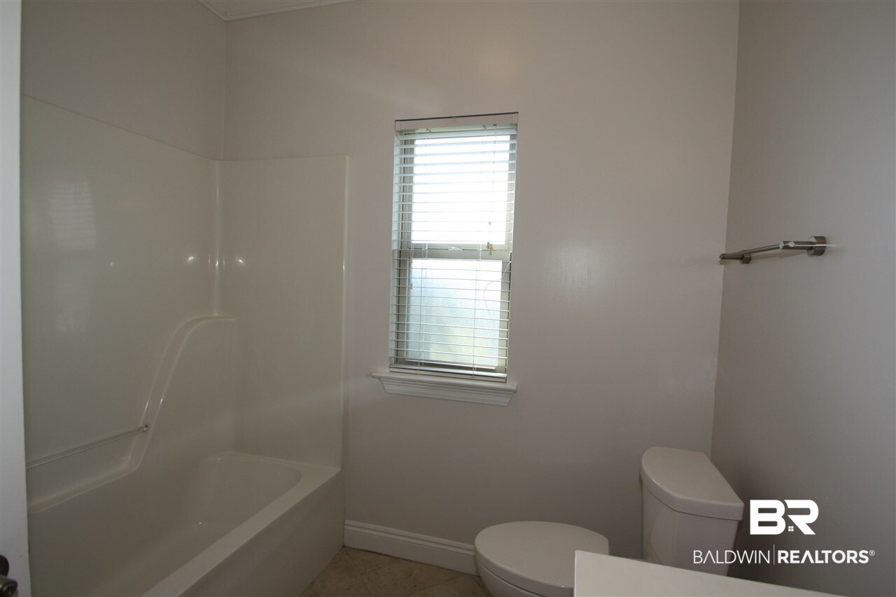 372 Laura Court Mobile, AL 36608 - Photo 12 of 27