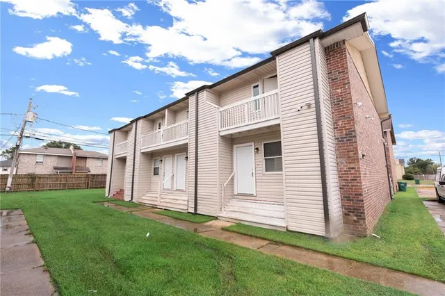 $1,235 | 717 Woodland Drive, Unit C, Laplace, LA 70068