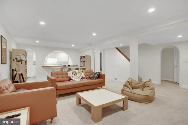 $695,000 | 5503 Boxhill Lane, Baltimore, MD 21210