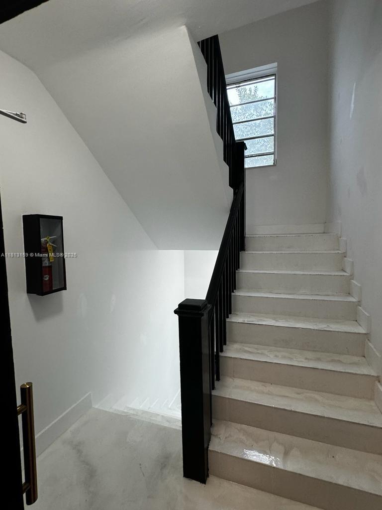 444 Ponce De Leon Boulevard, Unit 6 Coral Gables, FL 33134 - Photo 6 of 22 a view of entryway