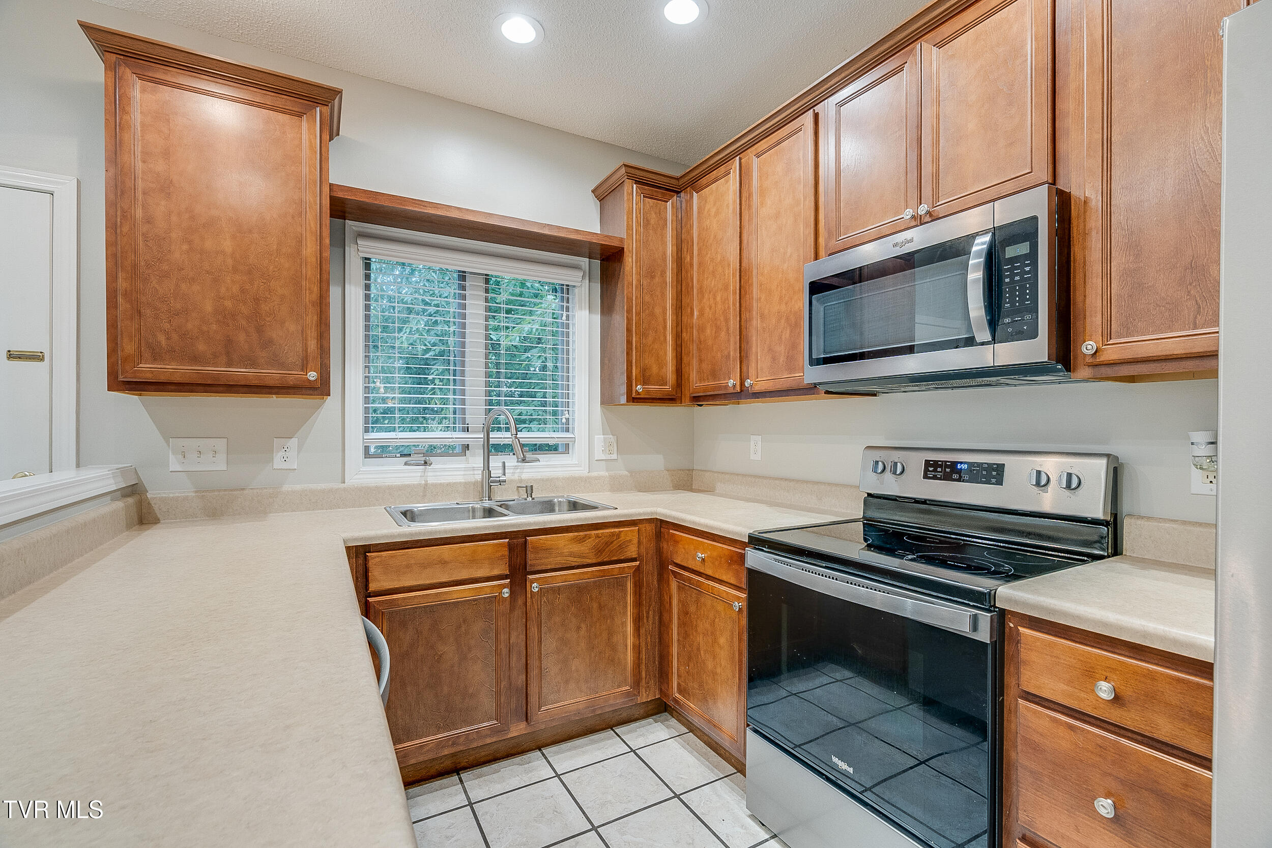 176 South Austin Springs Road, Unit 9 Johnson City, TN 37601 - Photo 12 of 27 1000010247