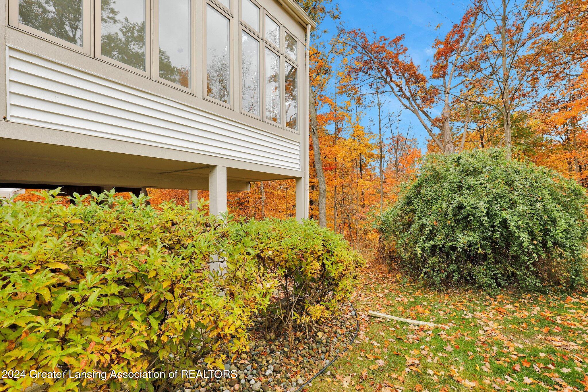 6911 Spring Tree Lane Lansing, MI 48917 - Photo 37 of 41 13