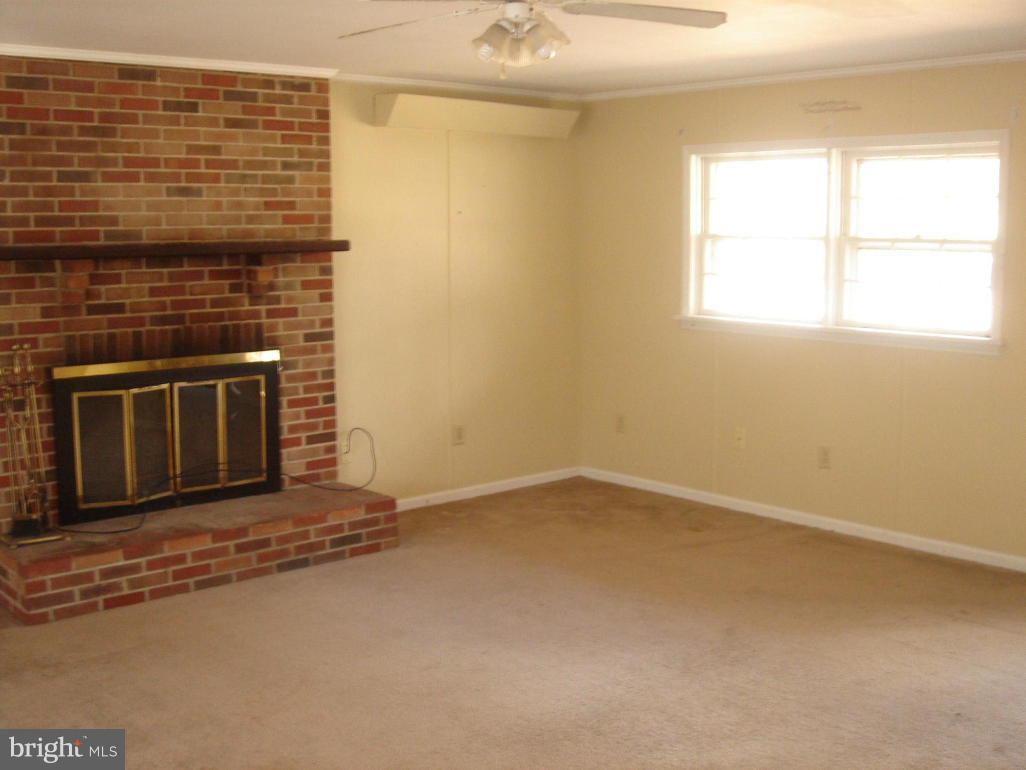 13243 Round Hill Road King George, VA 22485 - Photo 4 of 23 Family Room