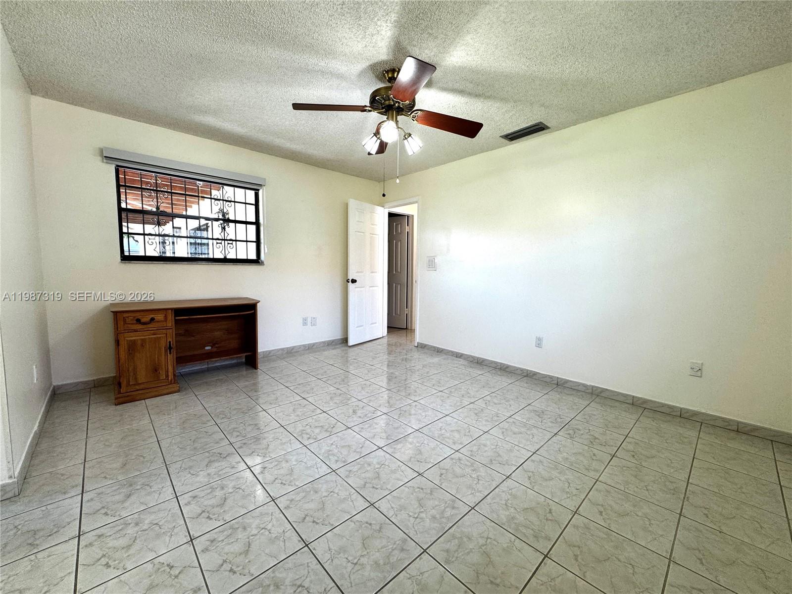 2835 Southwest 108th Place Miami, FL 33165 - Photo 14 of 30