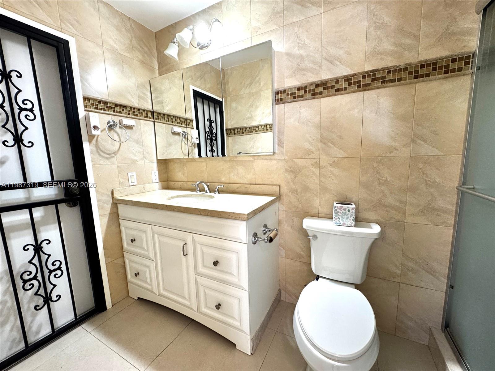 2835 Southwest 108th Place Miami, FL 33165 - Photo 18 of 30