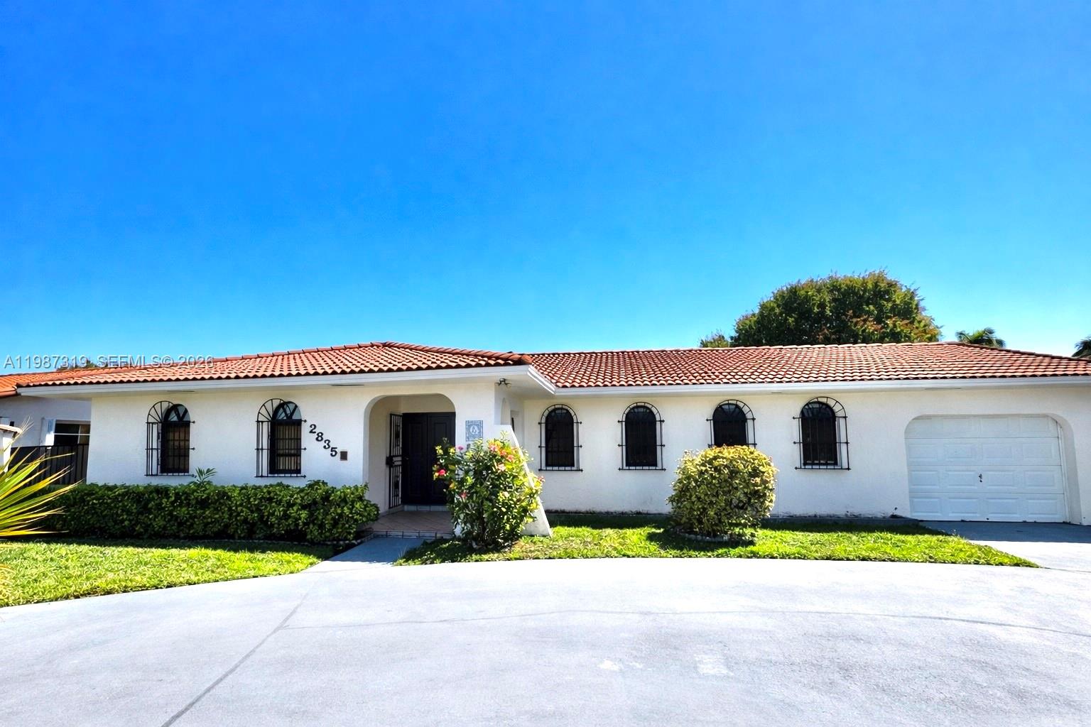 2835 Southwest 108th Place Miami, FL 33165 - Photo 2 of 30