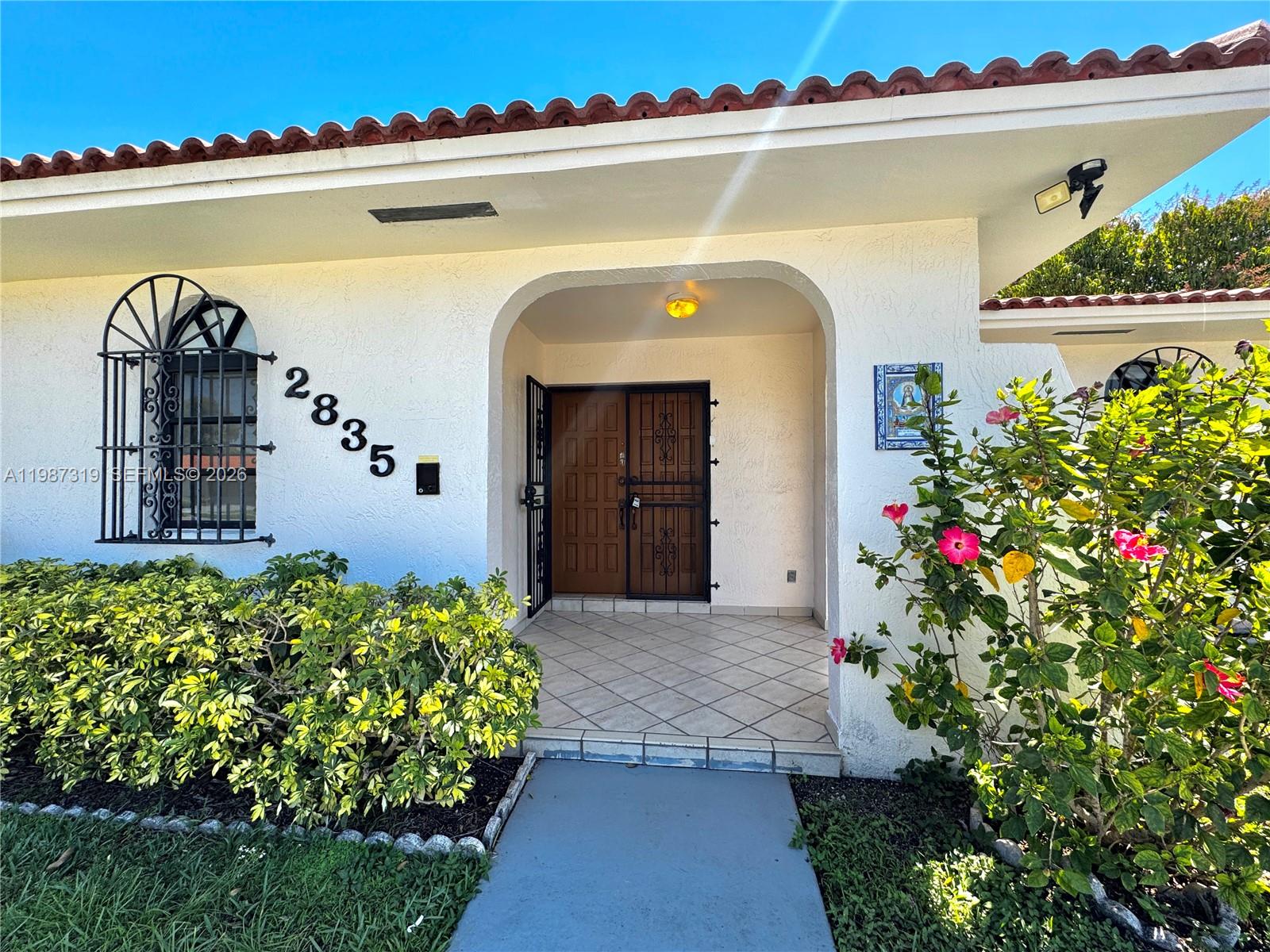 2835 Southwest 108th Place Miami, FL 33165 - Photo 3 of 30